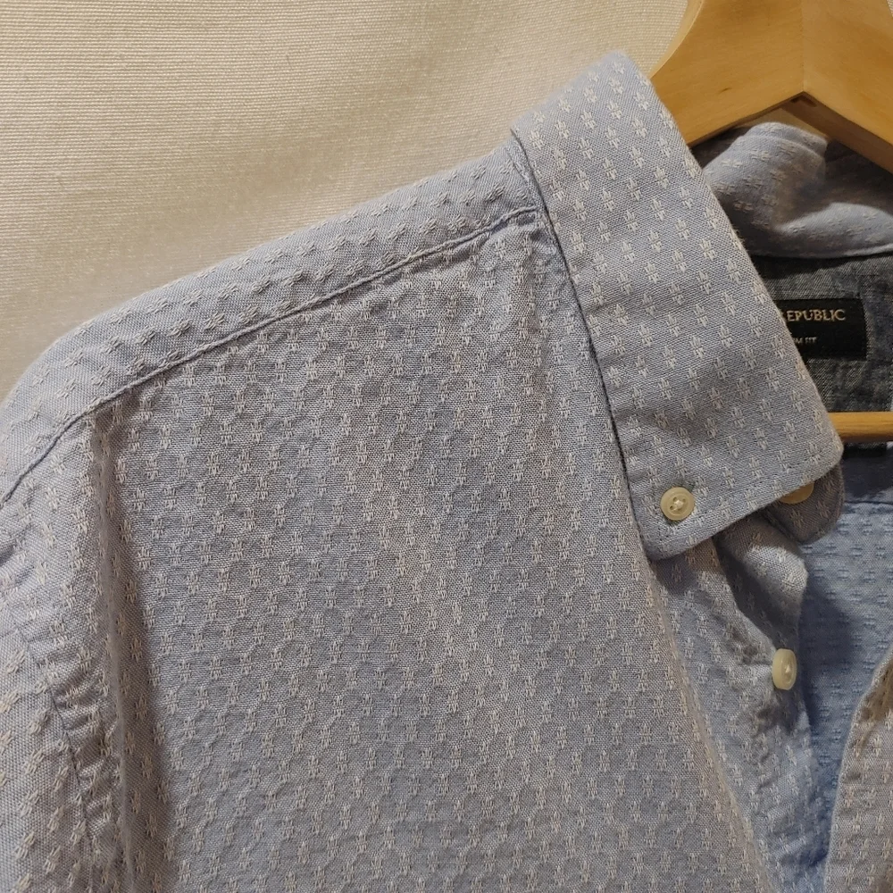 Banana Republic Soft Wash Slim Fit Cotton Blend Long Sleeve Button Front‎ Blue L